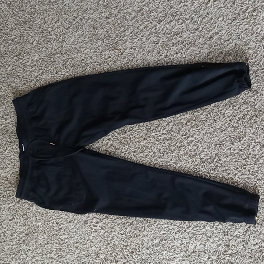 Zyia Black Everywhere Zipper joggers